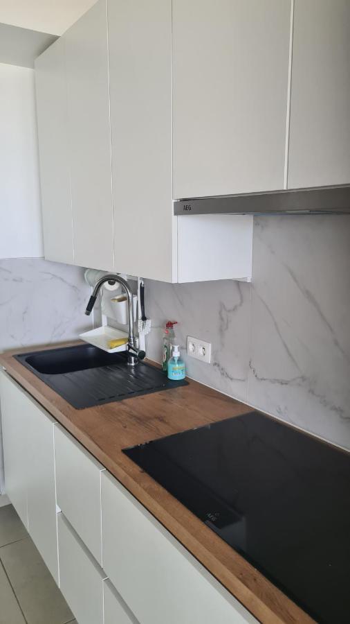 Frontaal Gelijkvloers Seaview 80M² 2 Slp Lägenhet Oostende Exteriör bild